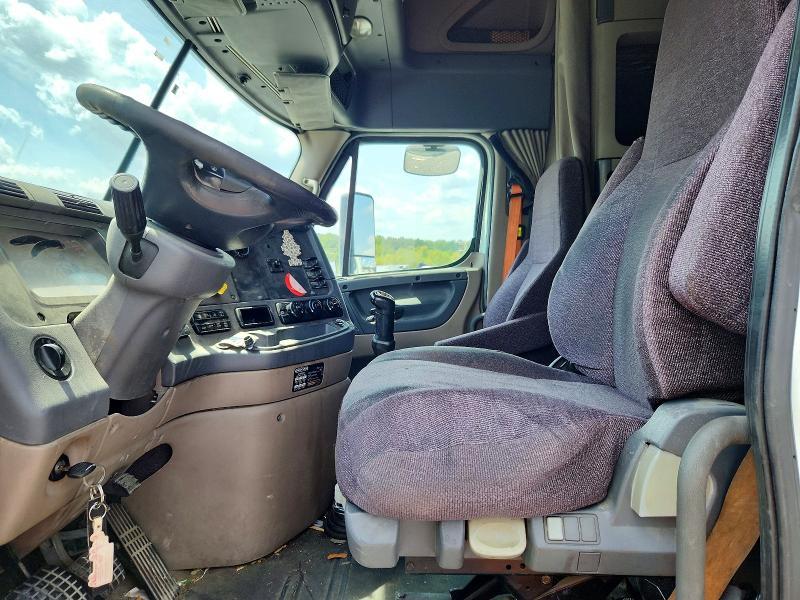 2013 Freightliner Cascadia 125