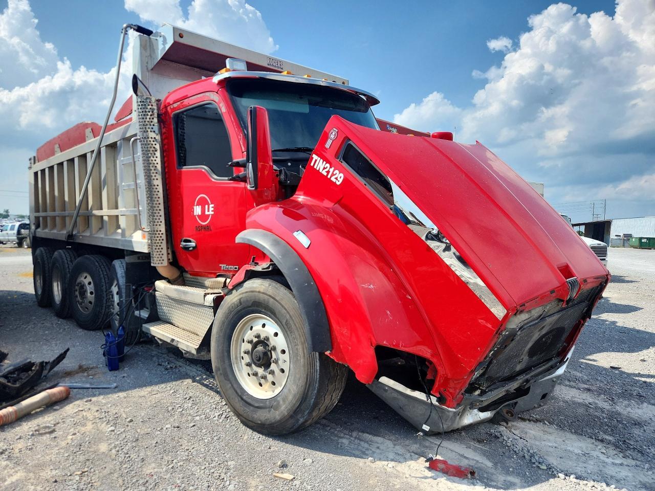 2021 Kenworth T880 Dump Truck