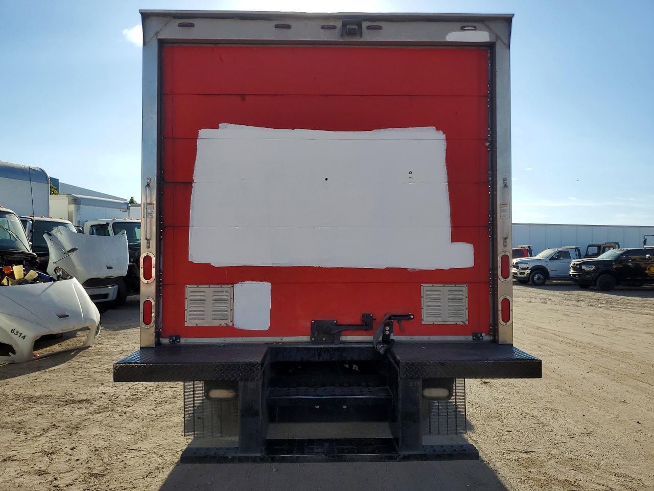 2018 Hino 195 BOX Truck