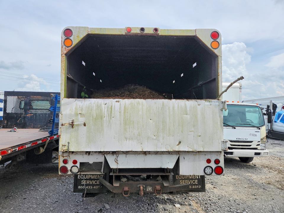 2005 International 4300 Chipper Truck