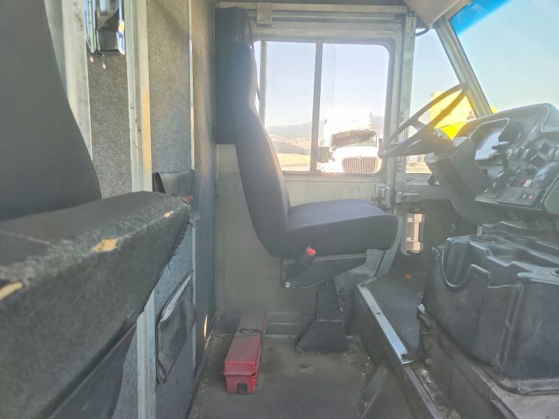2013 Freightliner MT45 Chassis Delivery Truck