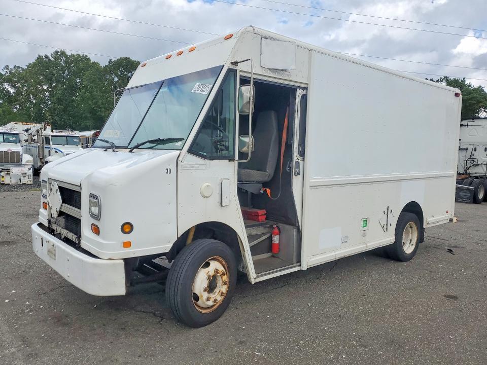 2001 Freightliner Chassis M Line WALK-IN Van