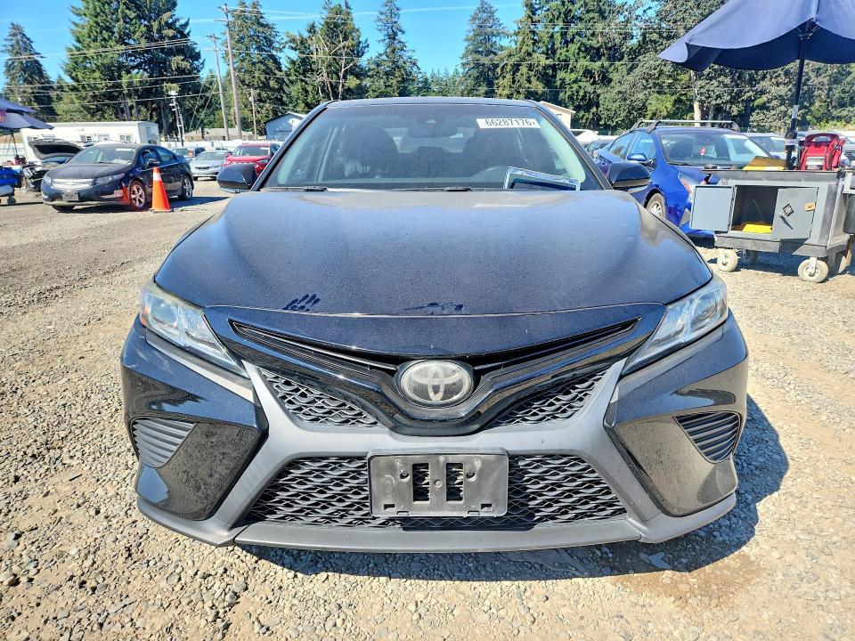 2018 Toyota Camry se