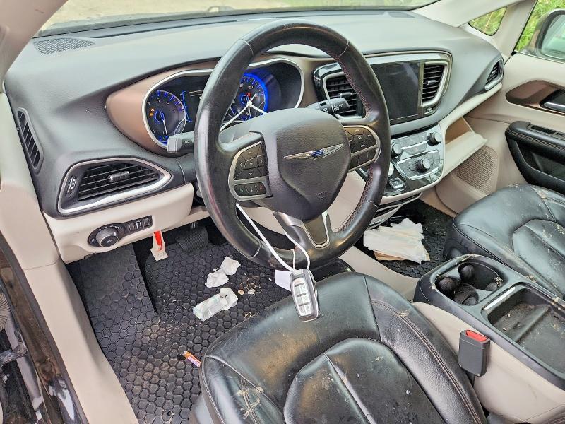 2017 Chrysler Pacifica Touring l