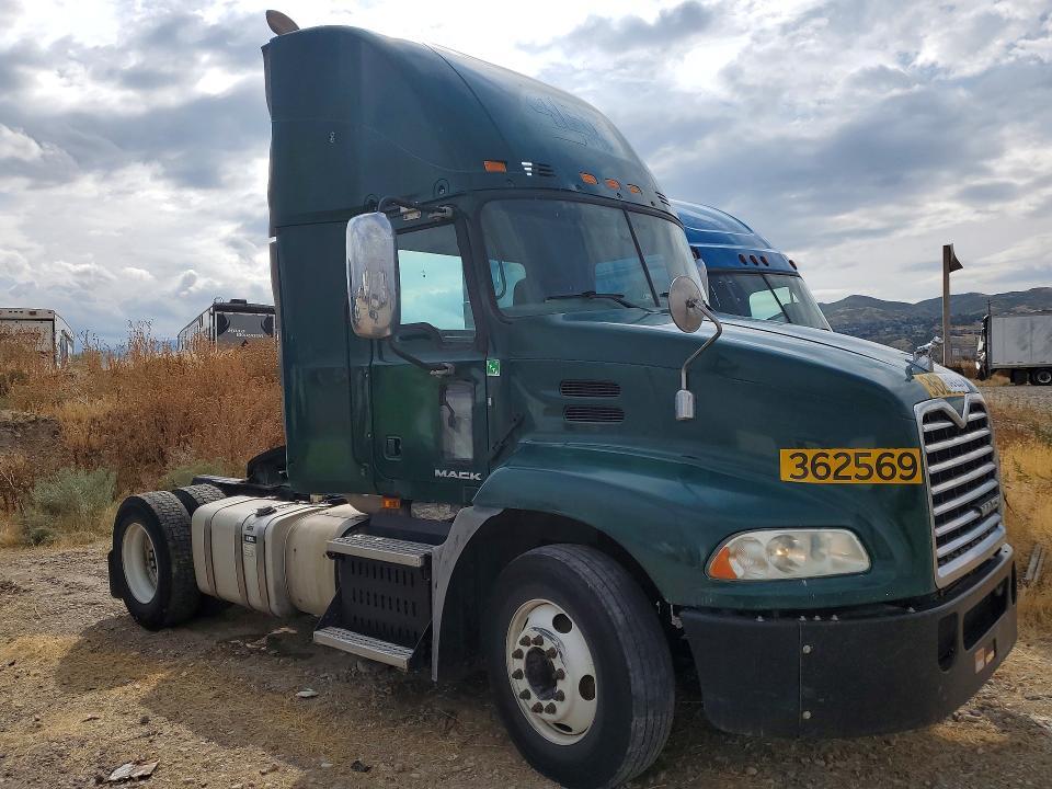 2017 Mack CXU612 Semi Truck
