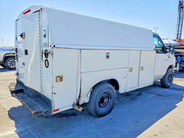 2012 Ford Econoline E350 Super Duty Cutaway Van