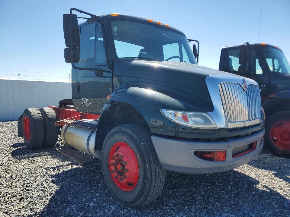 2015 International 4300 Semi Truck