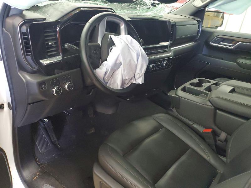 2025 GMC Sierra K1500 SLT