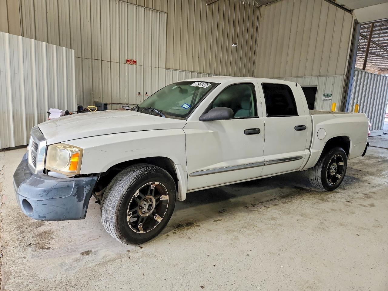 2005 Dodge Dakota Quad SLT
