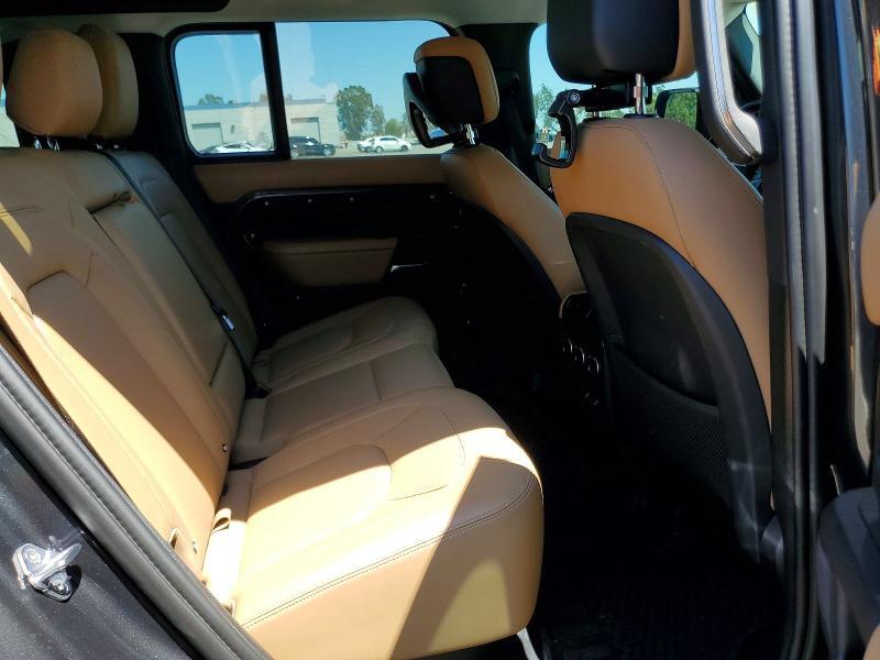 2025 Land Rover Defender 110 X-DYNAMIC SE