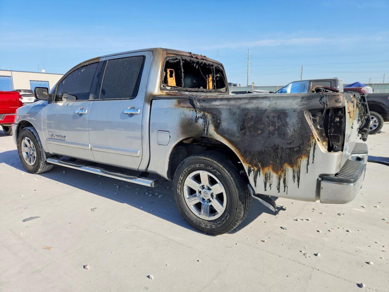 2014 Nissan Titan SV