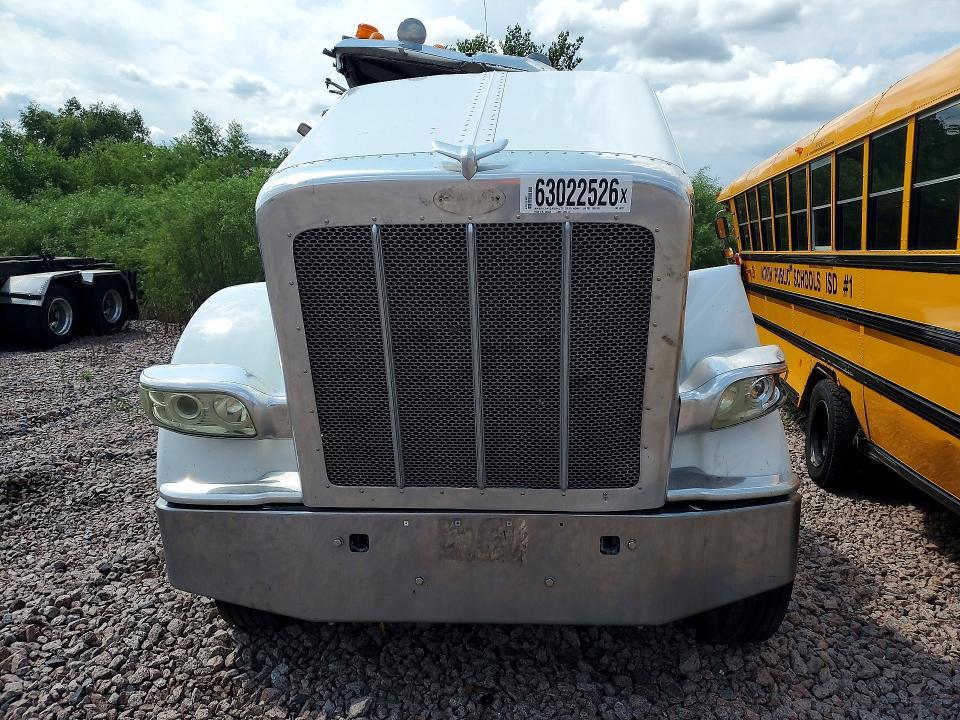 2009 Peterbilt 388