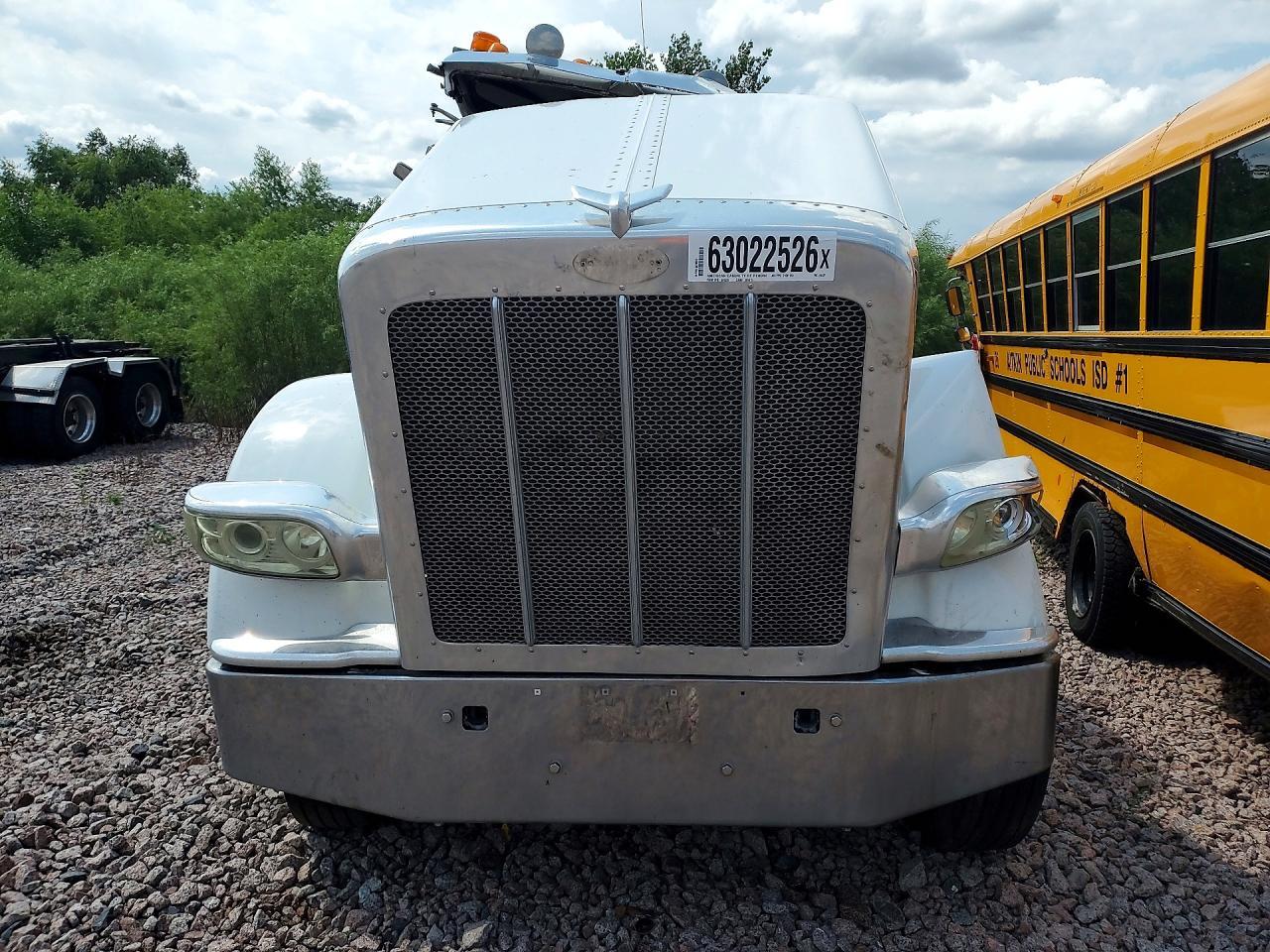 2009 Peterbilt 388