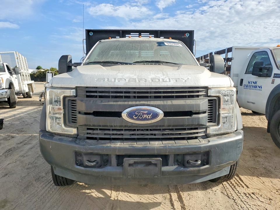 2018 Ford F550 Super Duty Flatbed Truck