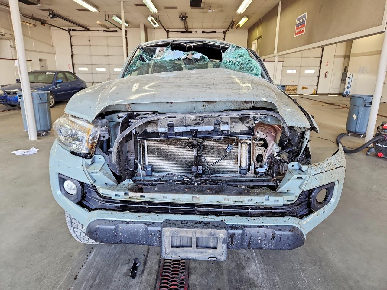 2022 Toyota Tacoma TRD OFF-Road