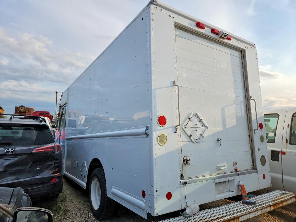 2009 Freightliner Chassis m Line Walk-in van