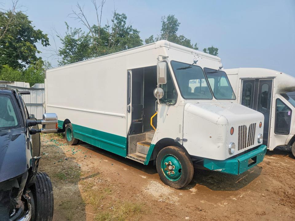 2016 Freightliner Chassis M Line WALK-IN Van