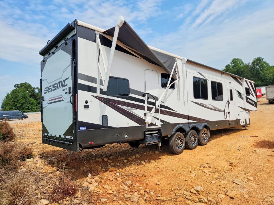 2025 Jayco O Seismic Camper