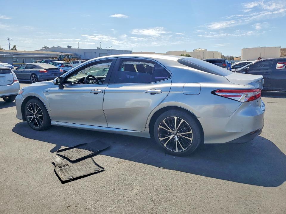 2018 Toyota Camry le
