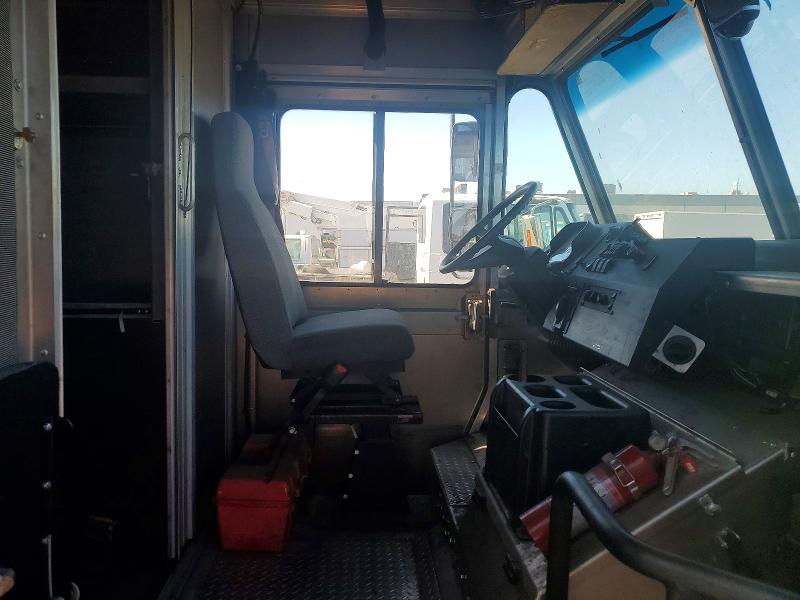 2020 Freightliner MT45G Chassis Delivery Truck