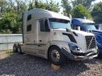 2011 Volvo VNL Semi Truck