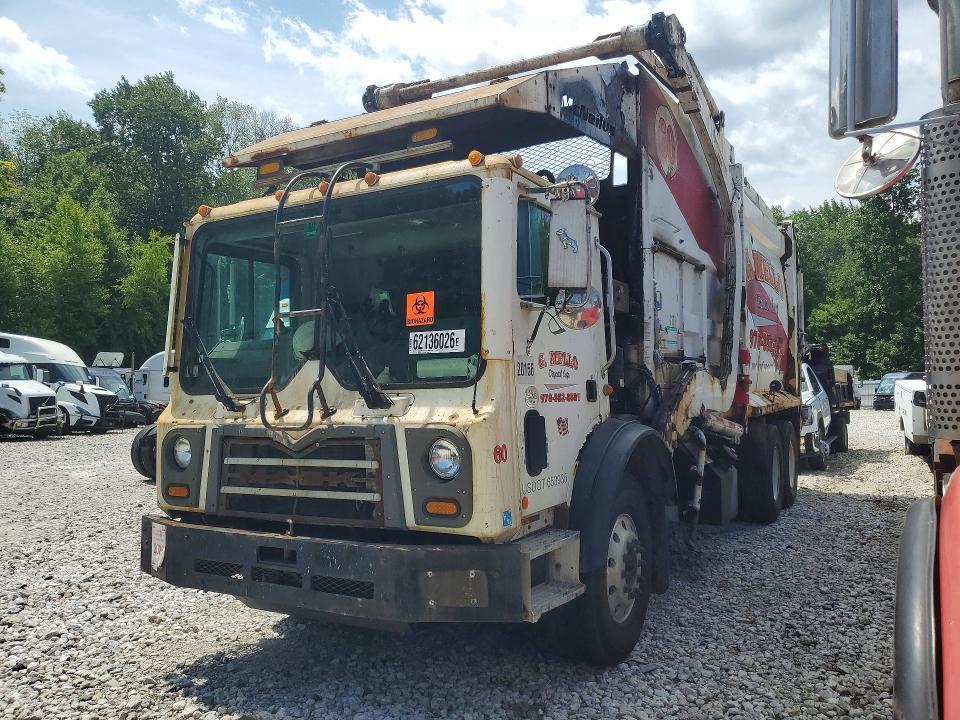 2015 Mack MRU613 Refuse Truck