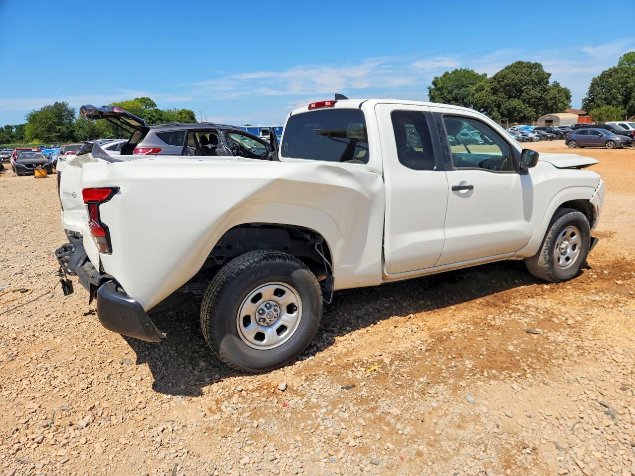 2023 Nissan Frontier S