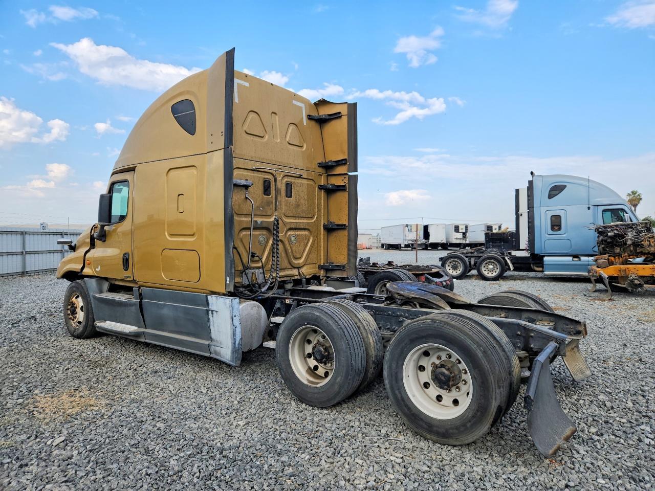 2016 Freightliner Cascadia 125 Semi Truck