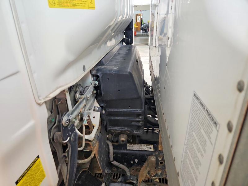 2018 Isuzu NPR HD BOX Truck