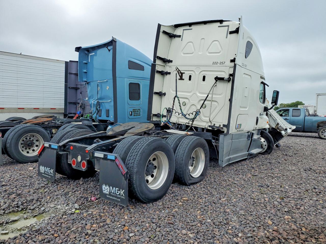2018 Freightliner Cascadia 125 Semi Truck