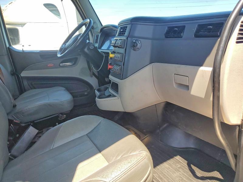 2022 Peterbilt 579 Semi Truck