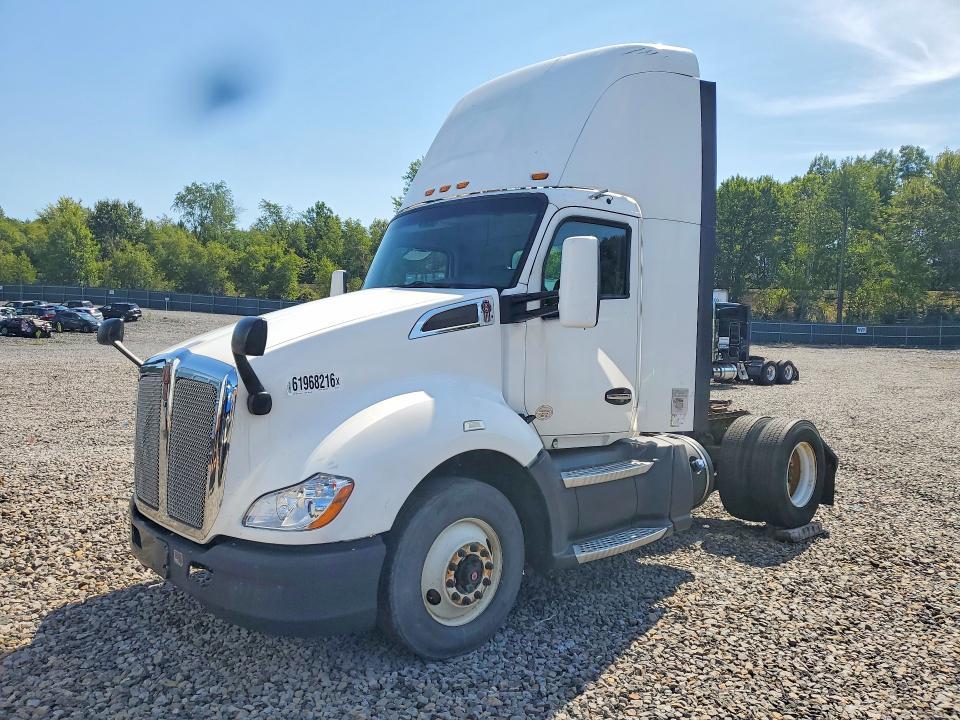 2016 Kenworth T680 Semi Truck