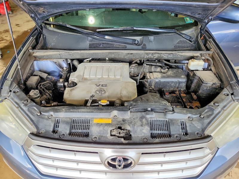 2013 Toyota Highlander SE