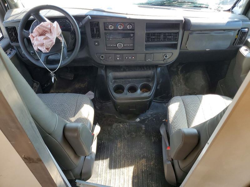 2025 Chevrolet Express BOX Truck