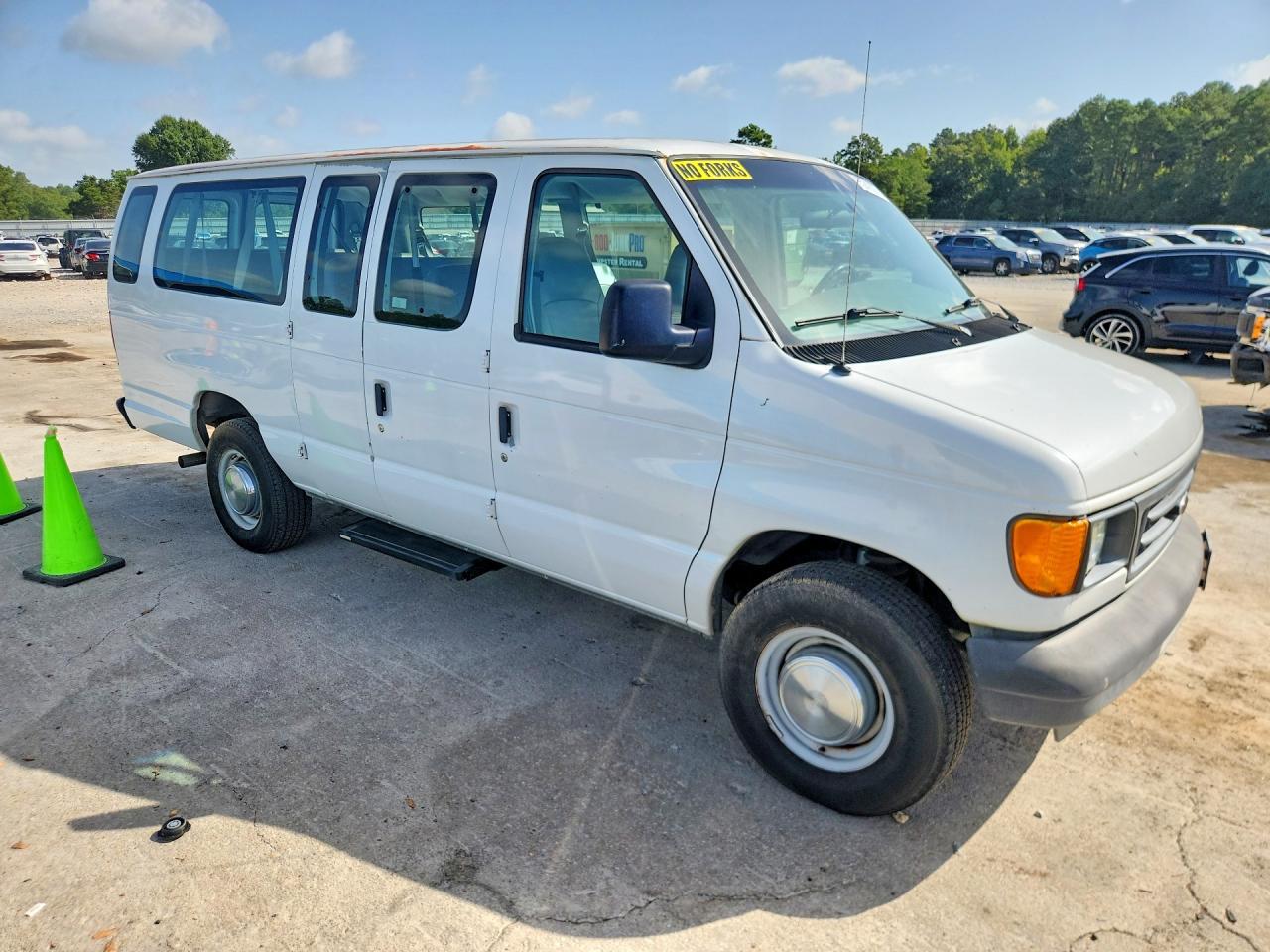 2004 Ford Econoline E350 Super Duty Wagon