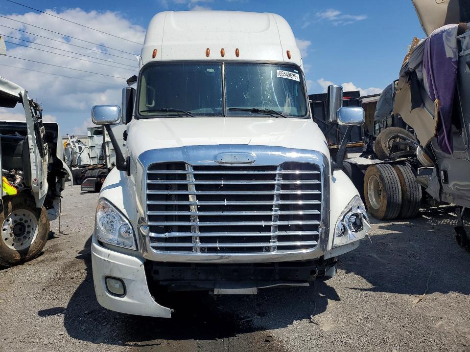 2017 Freightliner Cascadia 125