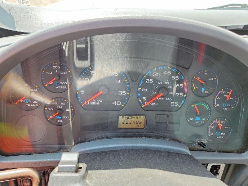 2005 International 4400 BOX Truck