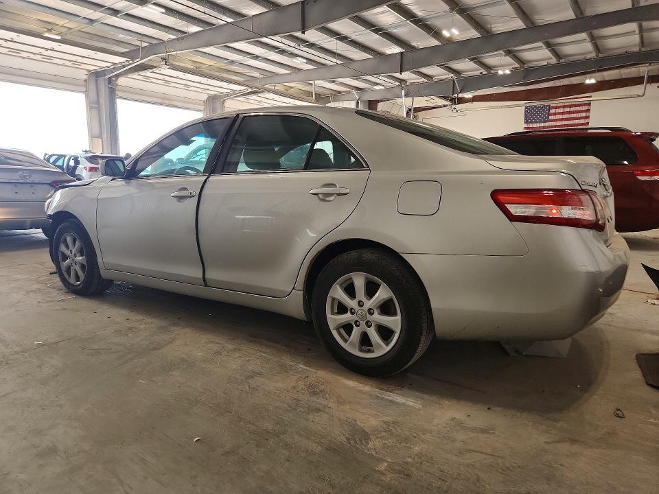 2010 Toyota Camry le