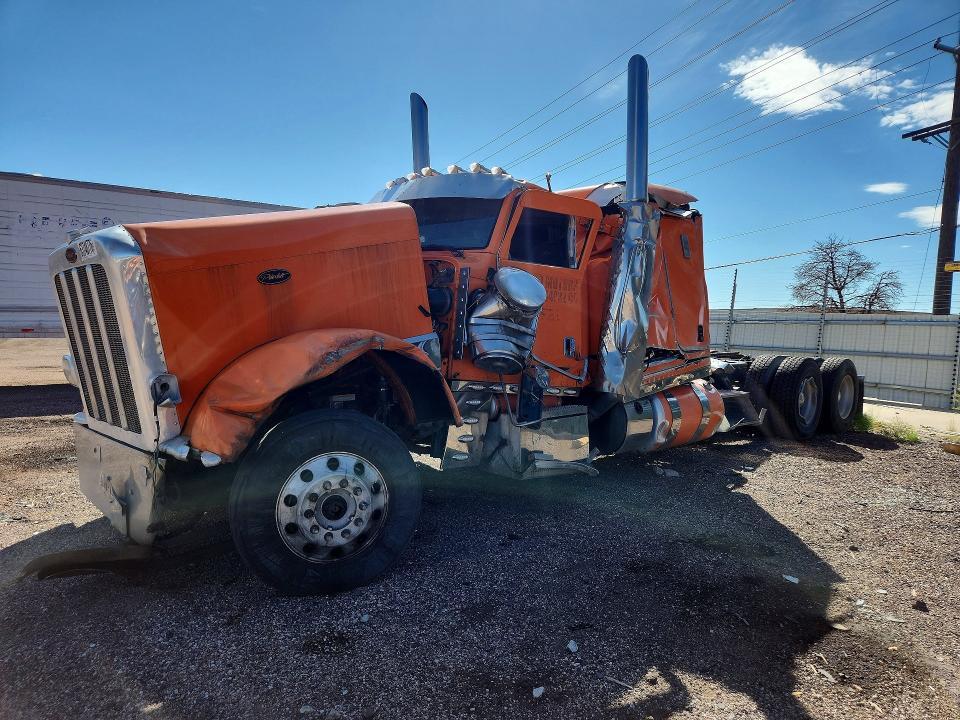 2018 Peterbilt 389 Semi Truck