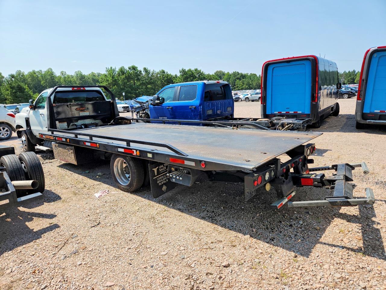 2019 International CV515