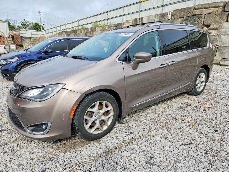 2017 Chrysler Pacifica Touring L Plus