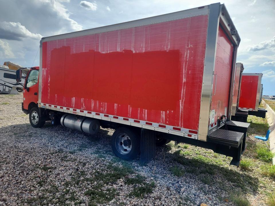 2018 Hino 195 BOX Truck
