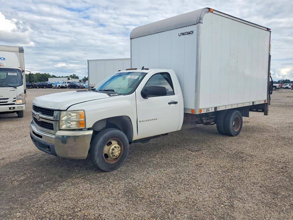 2007 Chevrolet Silverado BOX Truck