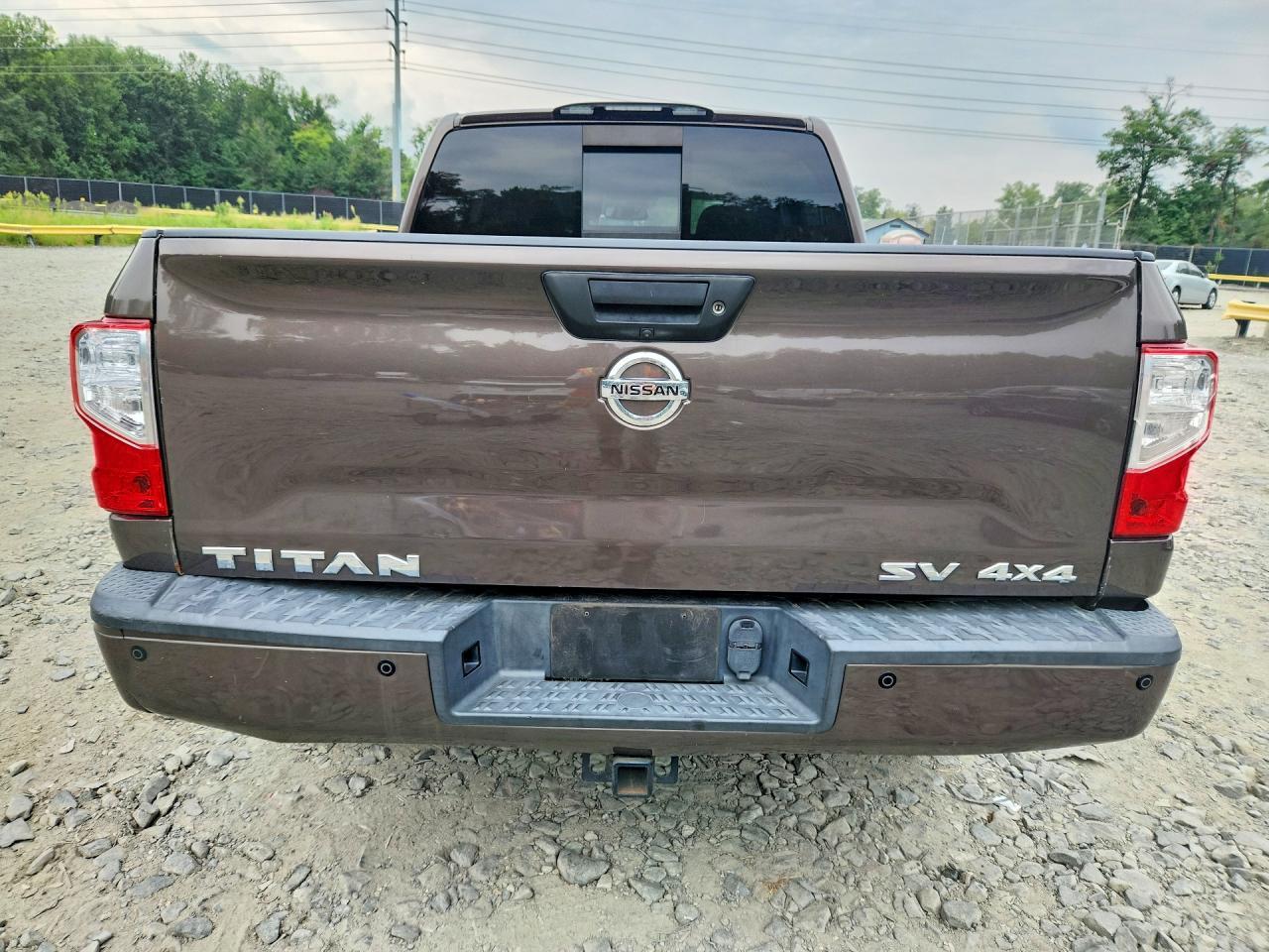2018 Nissan Titan SV
