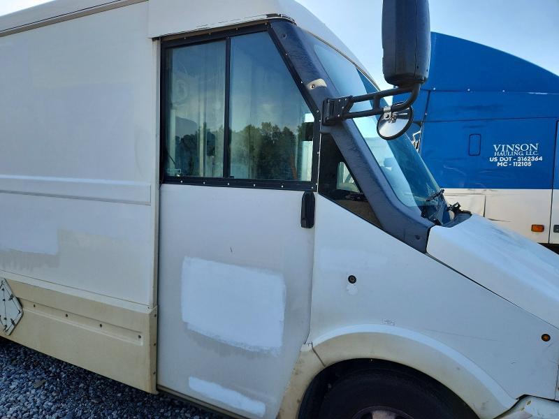 2018 Isuzu Reach Delivery Truck
