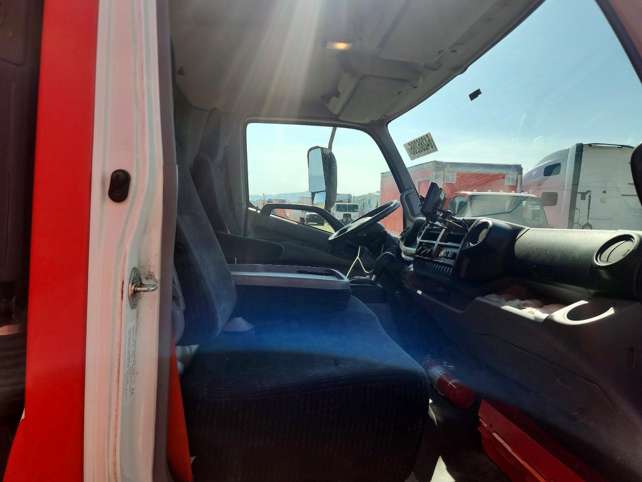 2017 Hino 195 BOX Truck