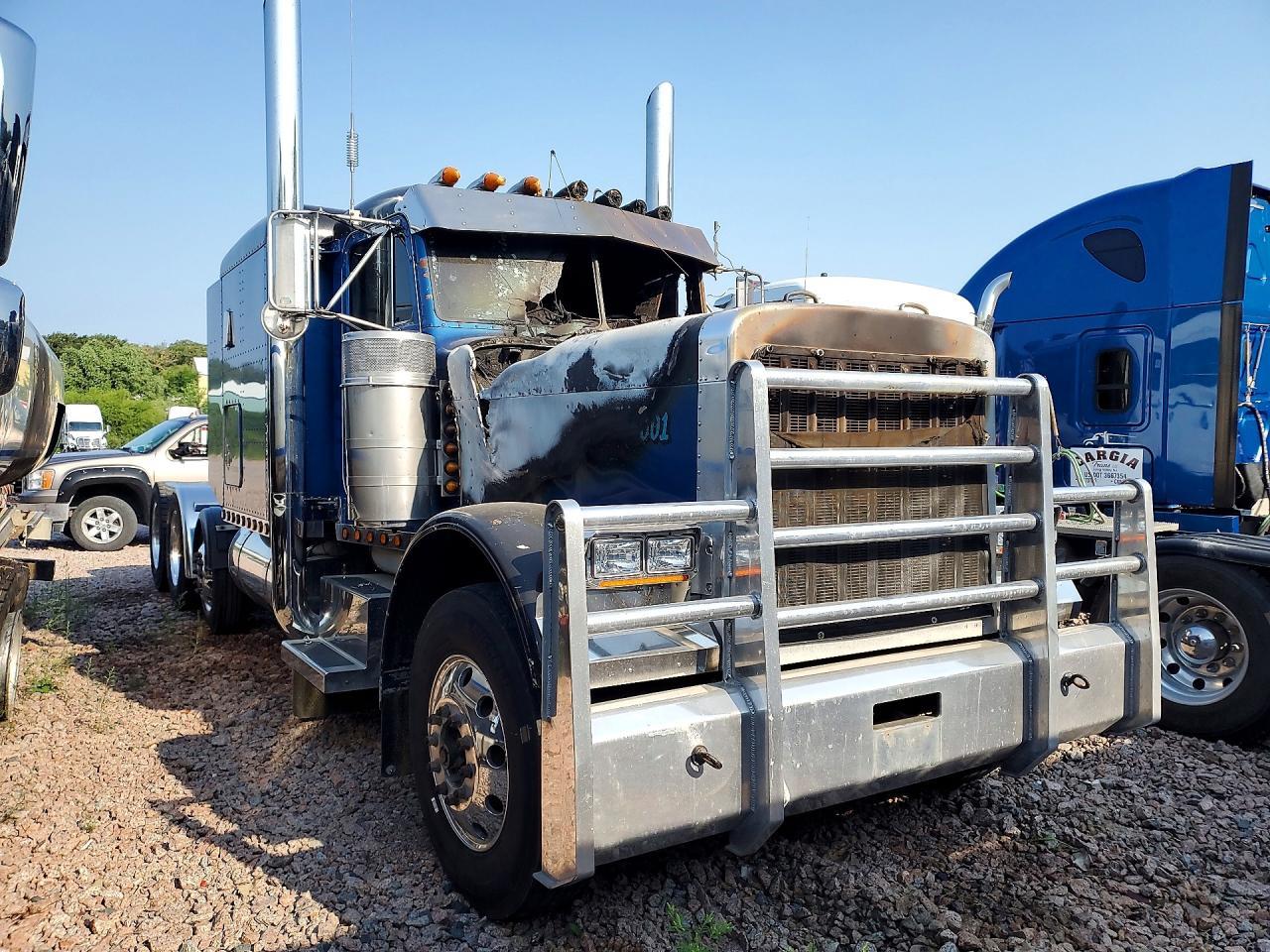 2001 Peterbilt 379