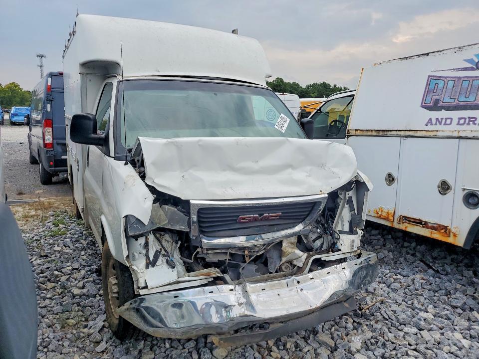 2015 GMC Savana Cutaway G3500