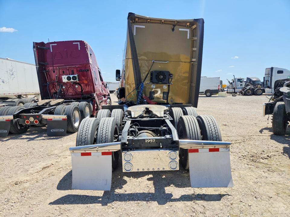 2019 Kenworth T680 Semi Truck