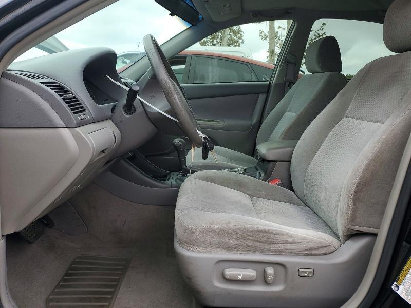 2004 Toyota Camry le V6
